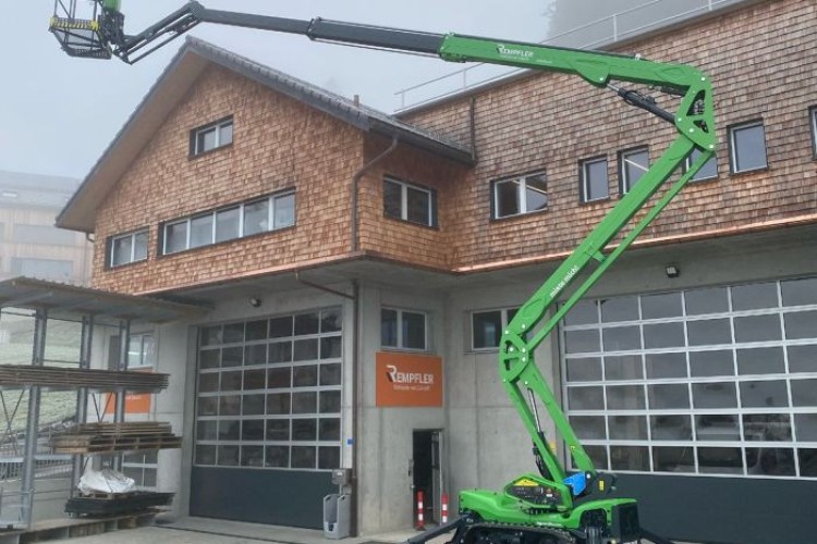 Maschinenpark mit einem Leguan 195 erweitert