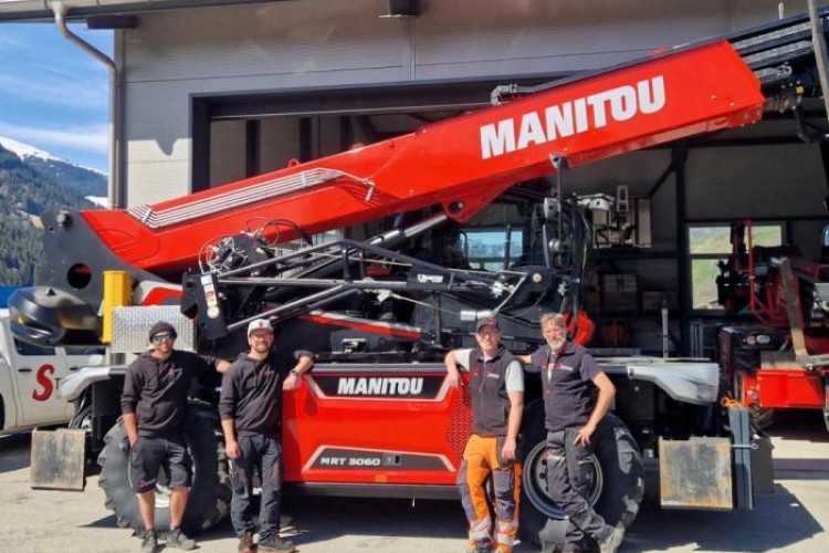 Auslieferung drehbarer Teleskoplader